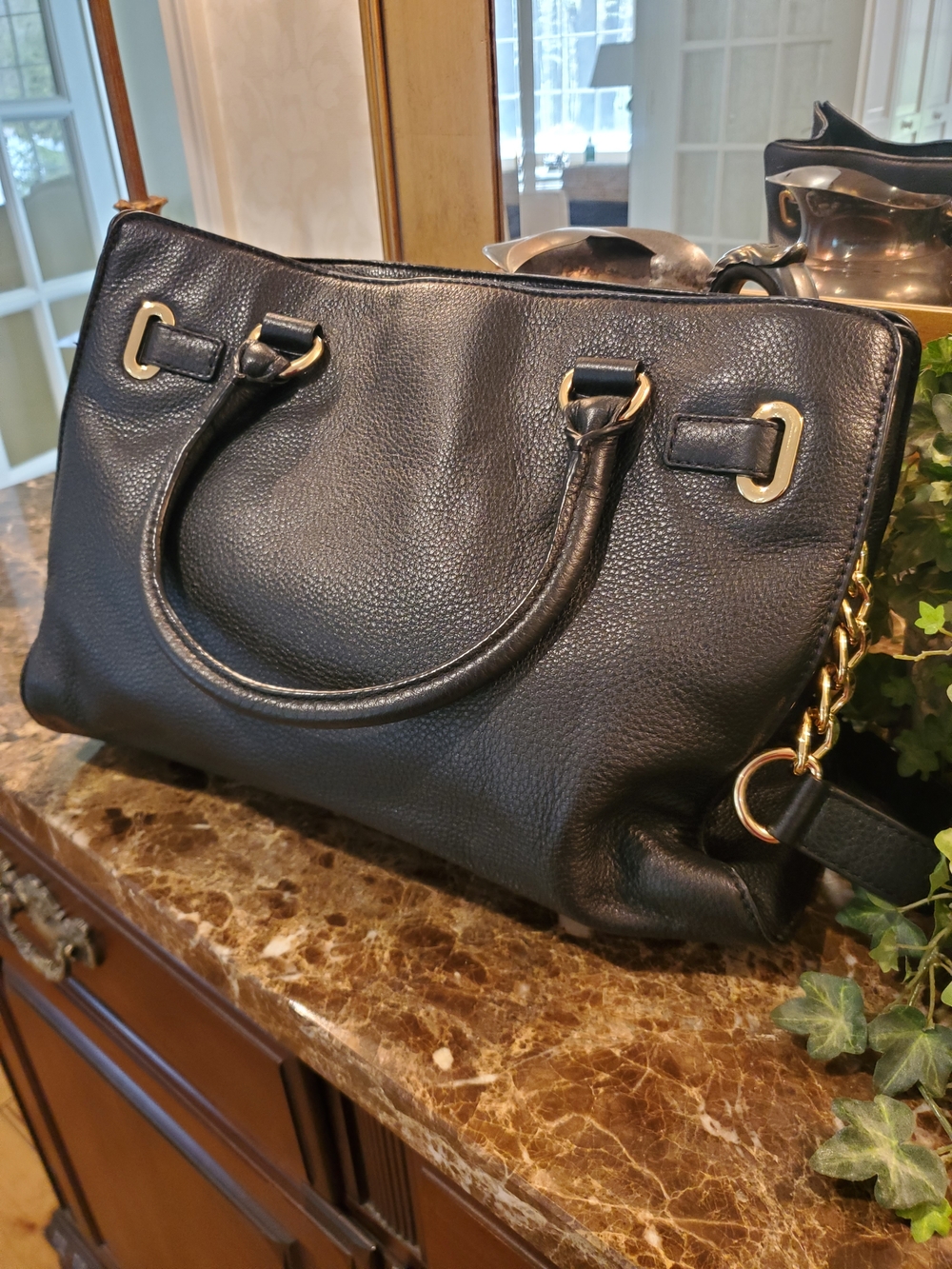 1-DAY FLASH SALE!! Michael Kors LARGE Hamilton East West Tote w/Gold Hardware - Picture 3 of 16